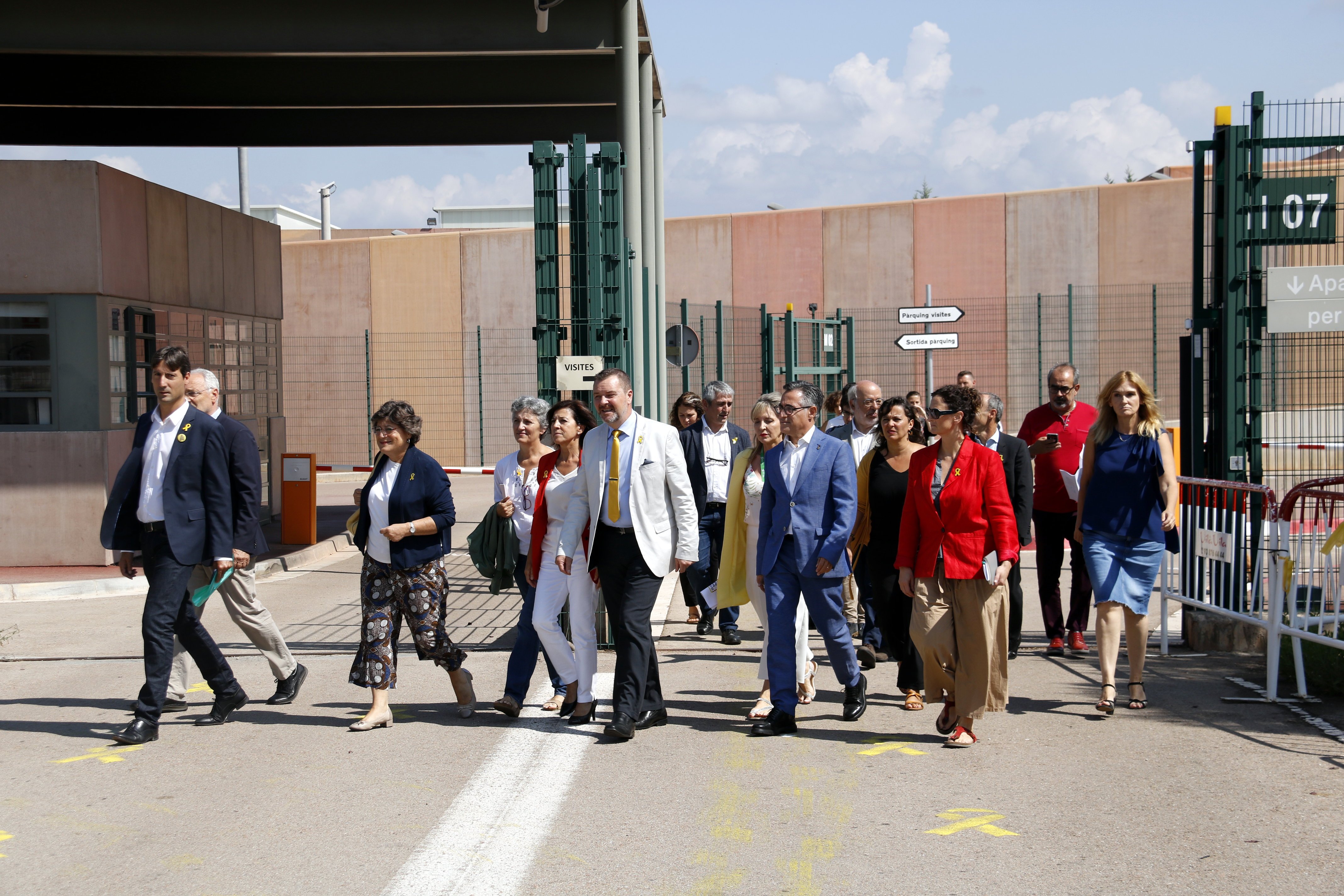 Eurodiputados piden a Europa que se implique en Catalunya después de visitar a los presos