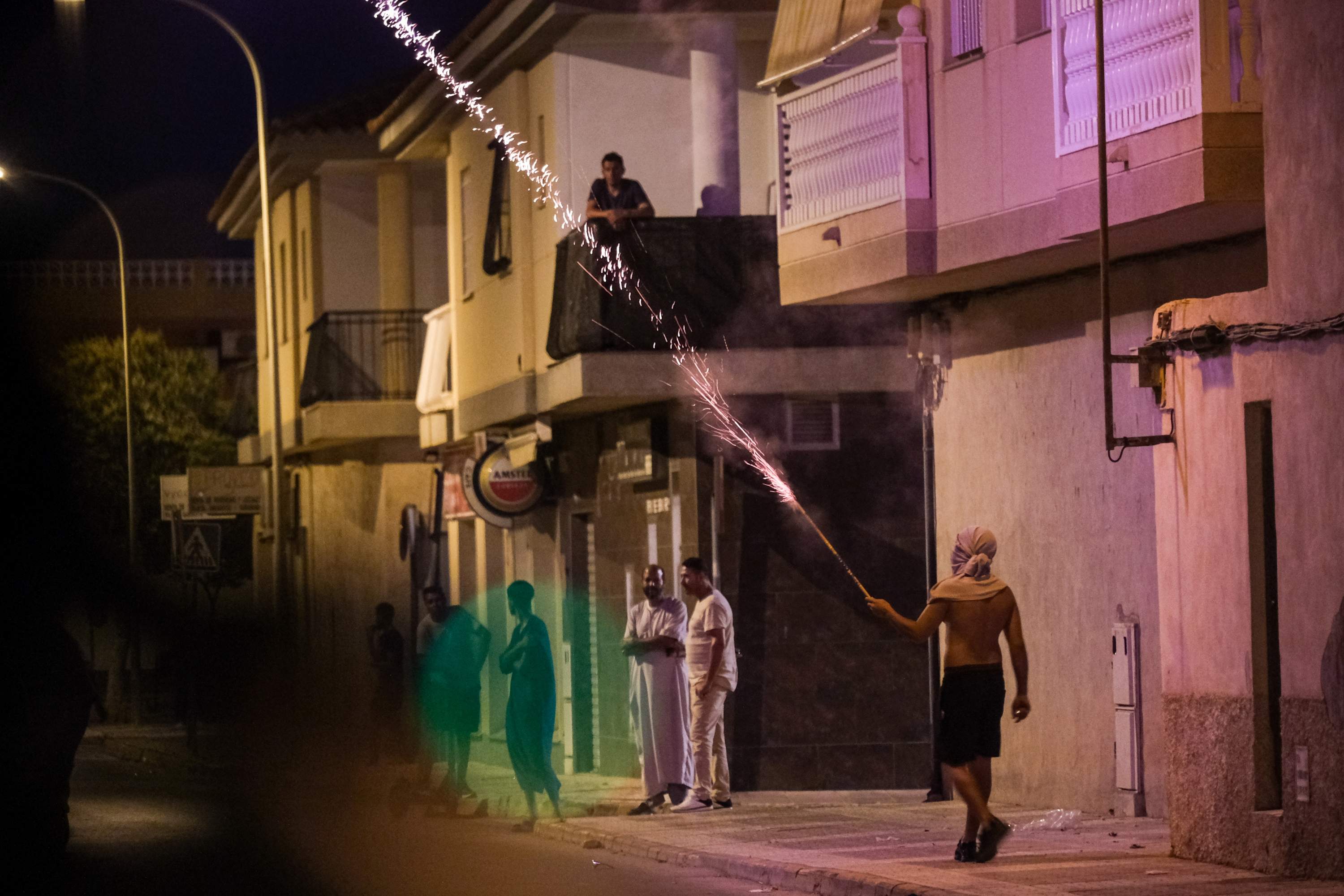 Más violencia en Torre Pacheco: jóvenes magrebíes atacan a la Guardia Civil en la cuarta noche de incidentes