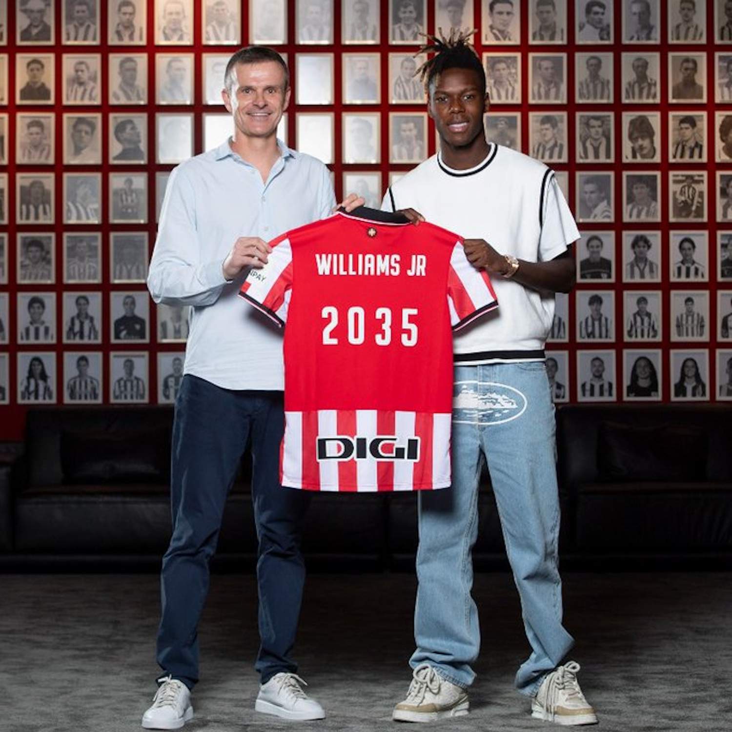 Nico Williams, després de firmar la seva renovació: "M'agradaria continuar fent història en San Mamés"