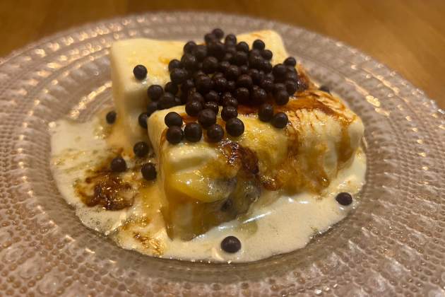 Helado de bizcocho quemado Casa Parera Rosa Molinero Trias Helado de bizcocho quemado Casa Parera Rosa Molinero Trias
