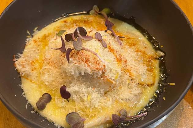 Huevo con parmentier y chicharrón de Cádiz Casa Parera Rosa Molinero Trias Huevo con parmentier y chicharrón de Cádiz Casa Parera Rosa Molinero Trias
