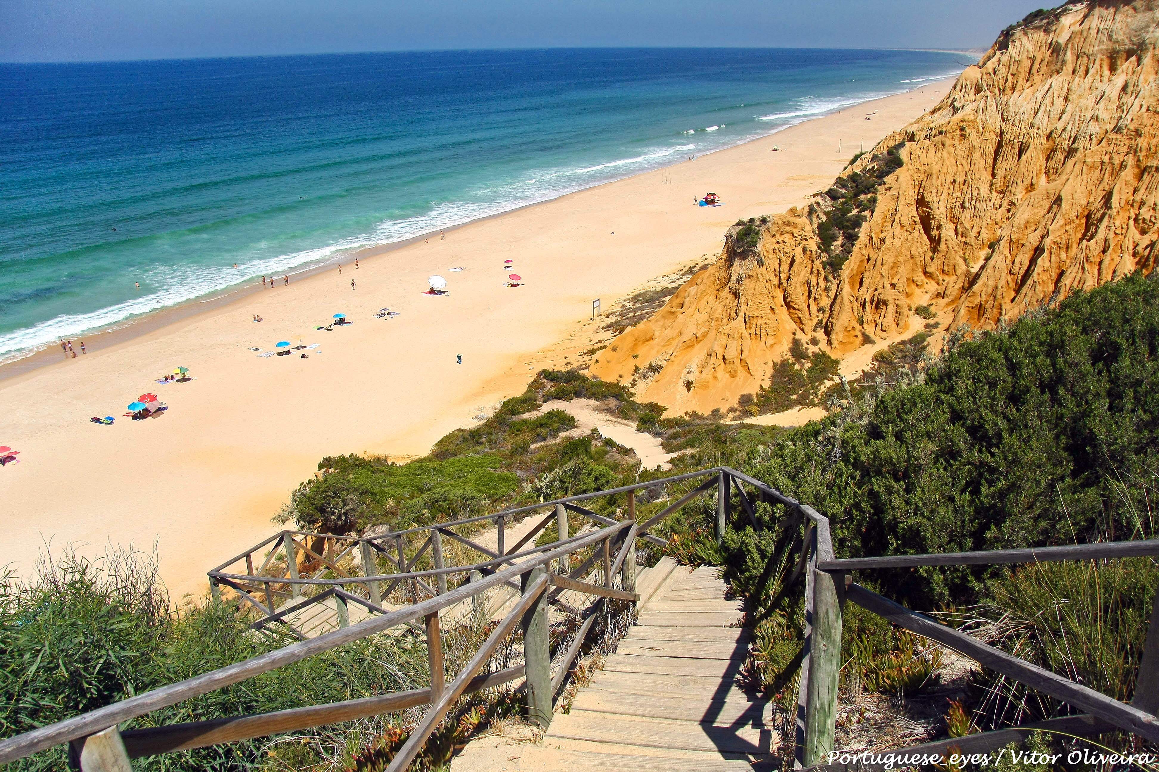Praia da Galé Fontainhas Portugal (50552196367)
