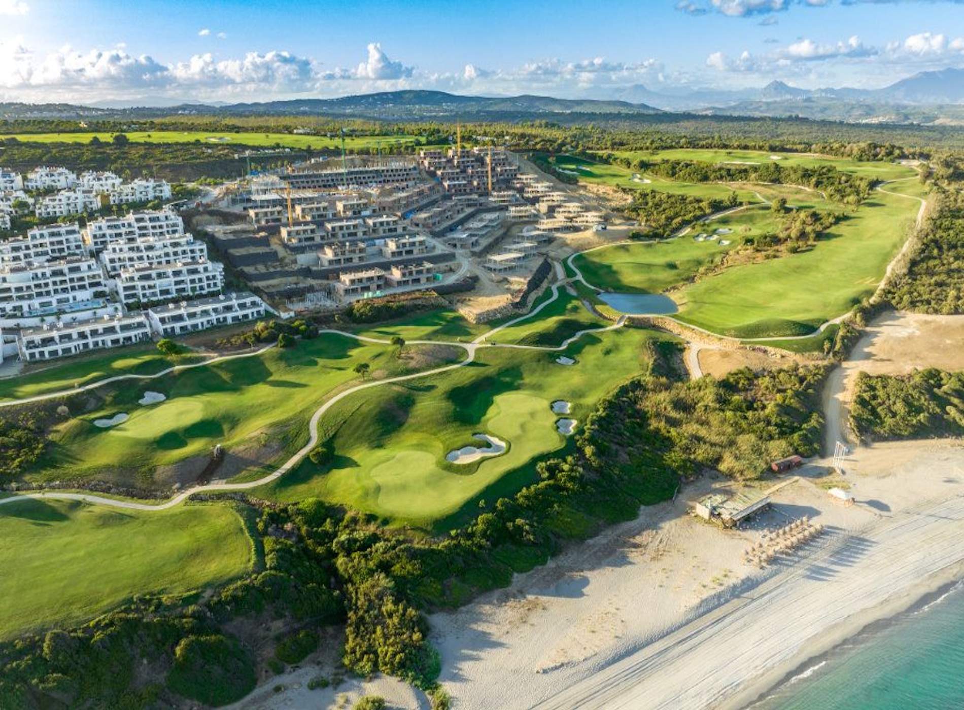 MHRE cierra la mayor operación de su historia con la venta de Fairmont La Hacienda
