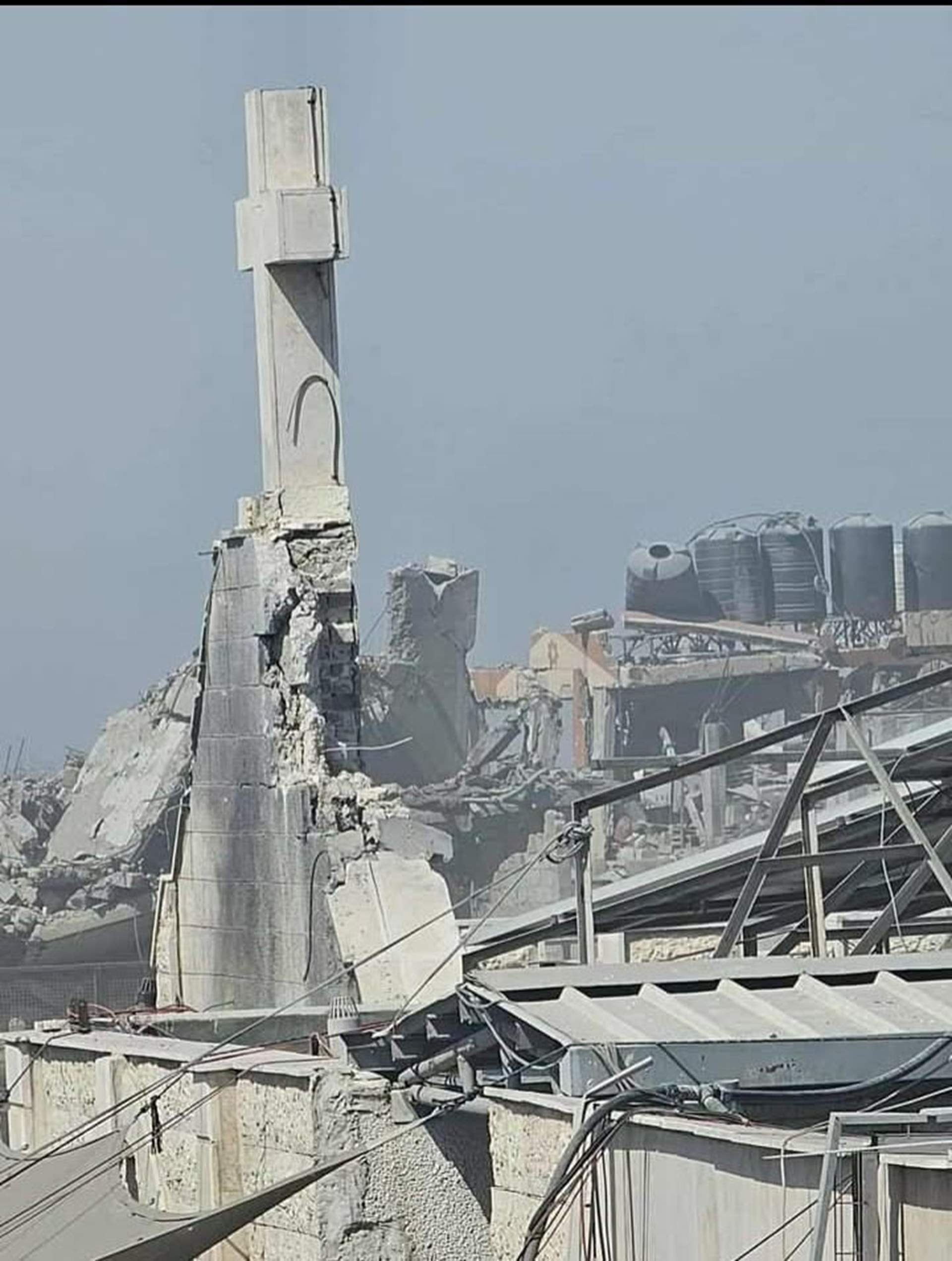Israel bombardeja l'única església catòlica de Gaza: 2 morts i ferit el pare Romanelli, amic del papa Francesc