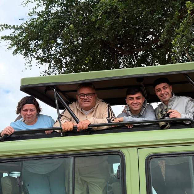 Pedri con la familia en Tanzània Instagram Pedri con la familia en Tanzània Instagram