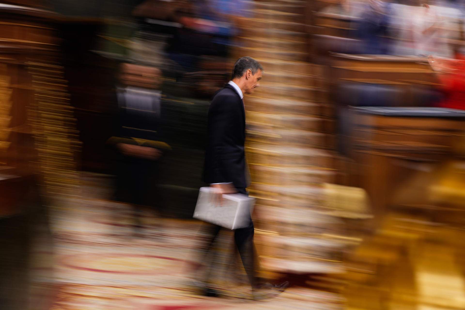 Sánchez acaba el curs polític amb deures pendents i sense haver recosit la confiança dels socis