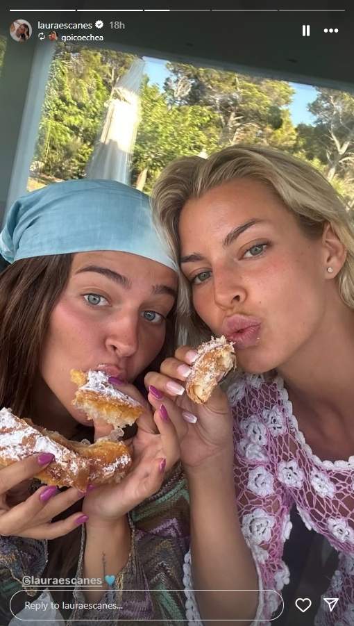 Laura Escanes i Jessica Goicoechea menjant una ensaïmada   Instagram