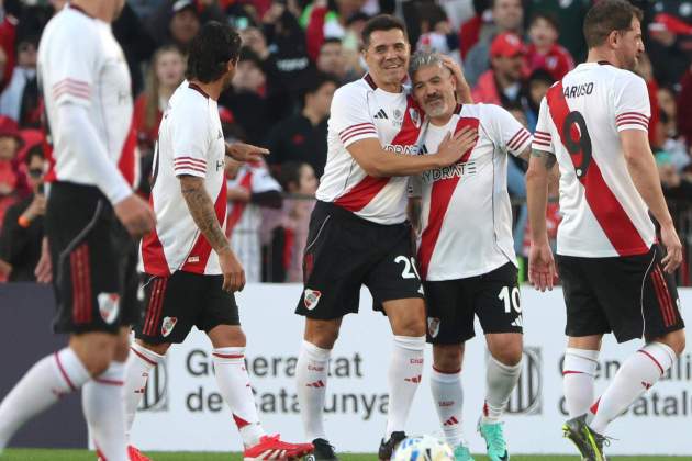 Esteban Fuertes Ariel Ortega gol River Plate leyendas / Foto: EFE
