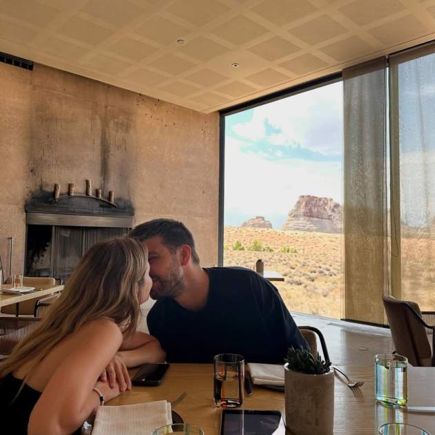 El petó de Gerard Piqué i Clara Chía   Instagram