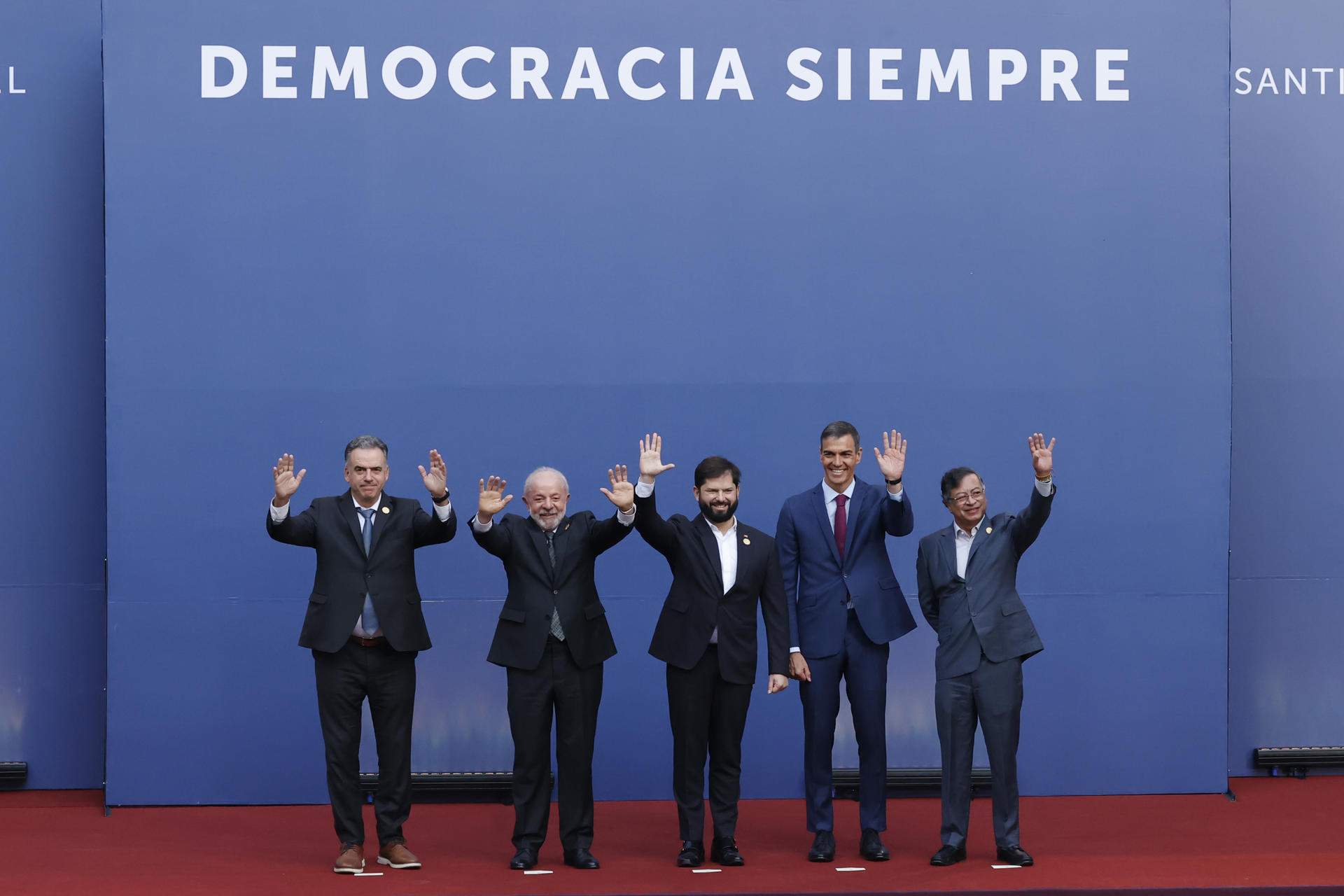 Sánchez reclama “passar a l’ofensiva” contra la “internacional reaccionària” al costat de Lula, Petro i Boric