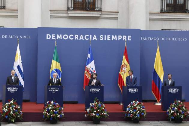 Compareixença Yamandú Orsi, Lula da Silva, Gabriel Boric, Pedro Sánchez i Gustavo Petro EFE Compareixença Yamandú Orsi, Lula da Silva, Gabriel Boric, Pedro Sánchez i Gustavo Petro EFE