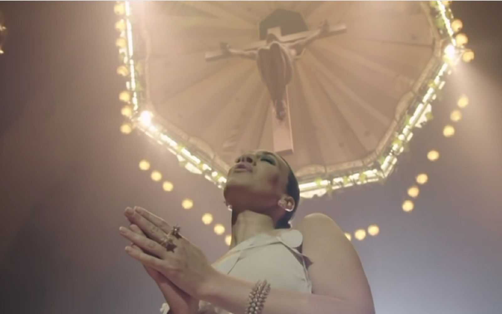 El vídeo de Mónica Naranjo a l’interior de la Sagrada Família