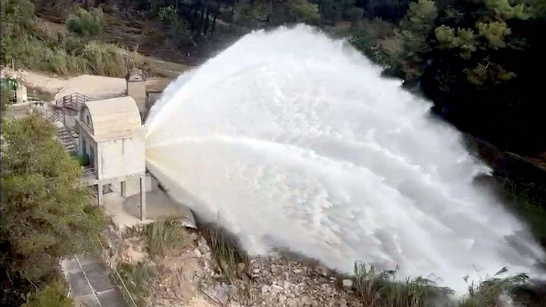 L'ACA desembassa el pantà de Foix pel risc d'inundacions, després de les crítiques