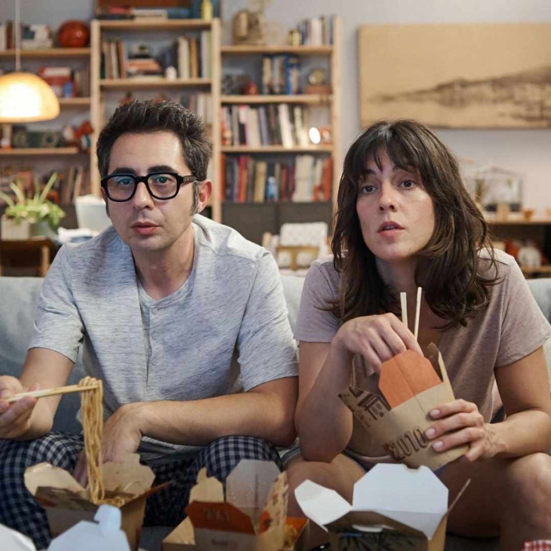 ¿Te cuesta convencer a alguien para ver tu serie favorita? En Movistar Plus+ no vas a tener que insistir