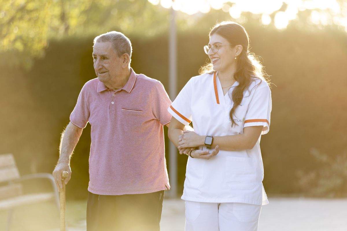 Los centros DomusVi señalan que las residencias de mayores mantienen las medidas para hacer frente al verano