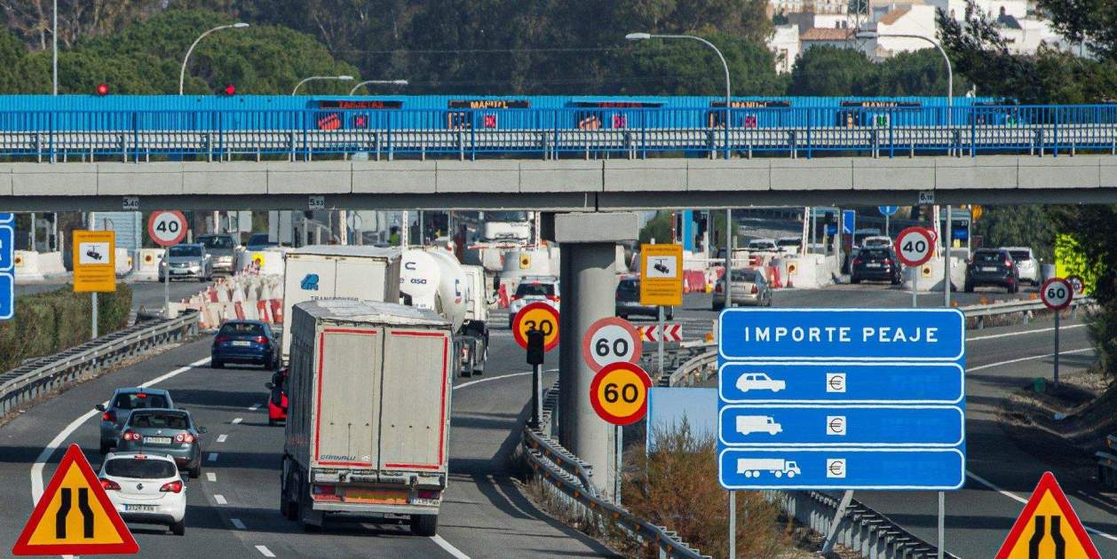 autopista camiones trafico efe
