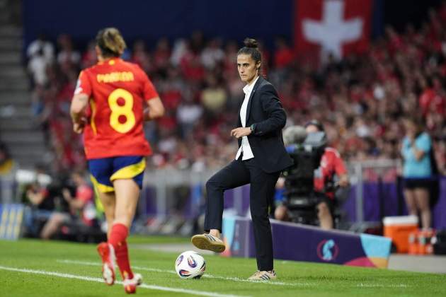 EuropaPress 6864345 18 july 2025 switzerland bern spain manager montse tome stands on the