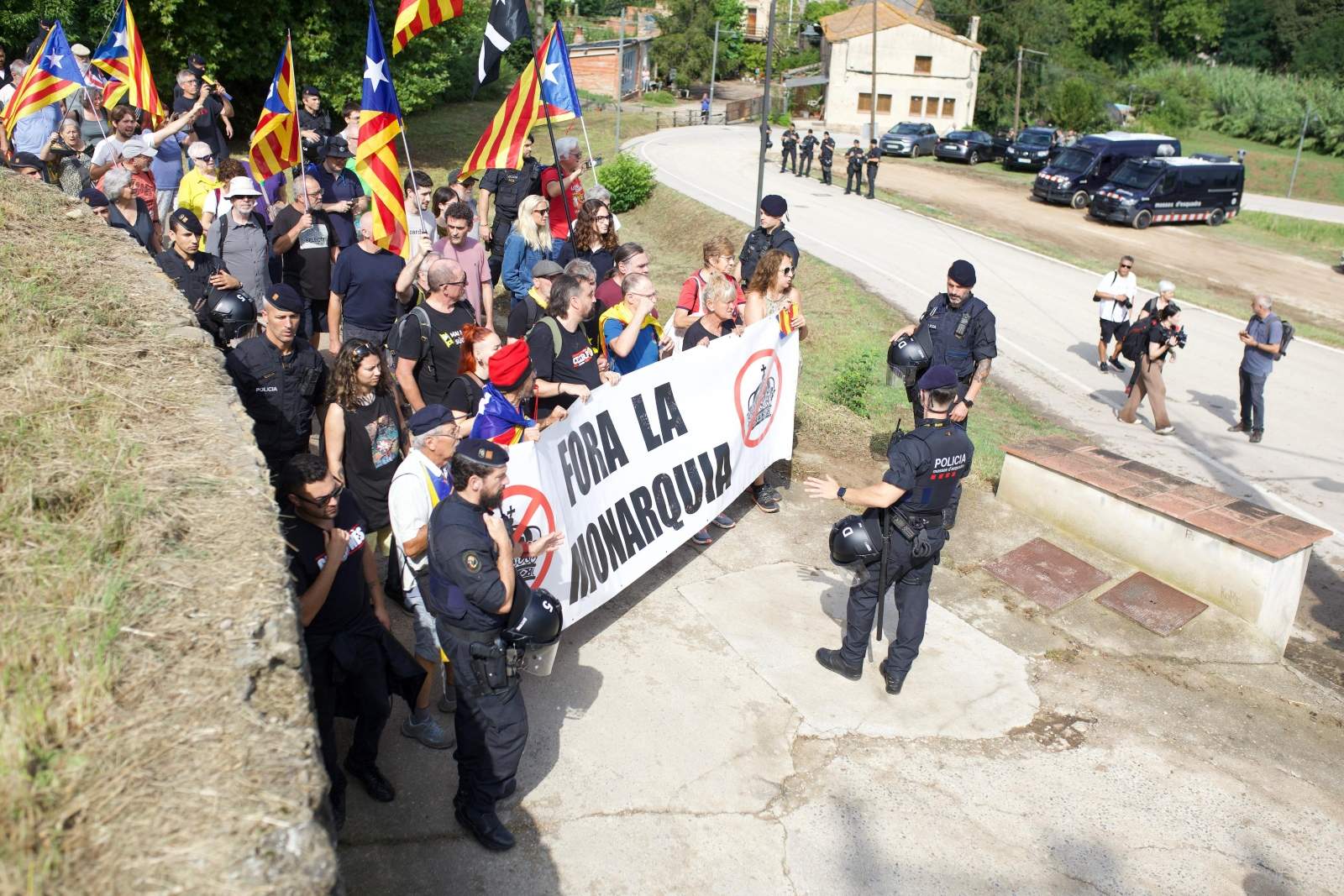 Interior multa el portaveu dels antimonàrquics de Girona per la protesta contra els Reis a Sant Martí Vell