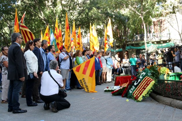 ofrena floral casanova diada 2017 ACN ofrena floral casanova diada 2017 ACN