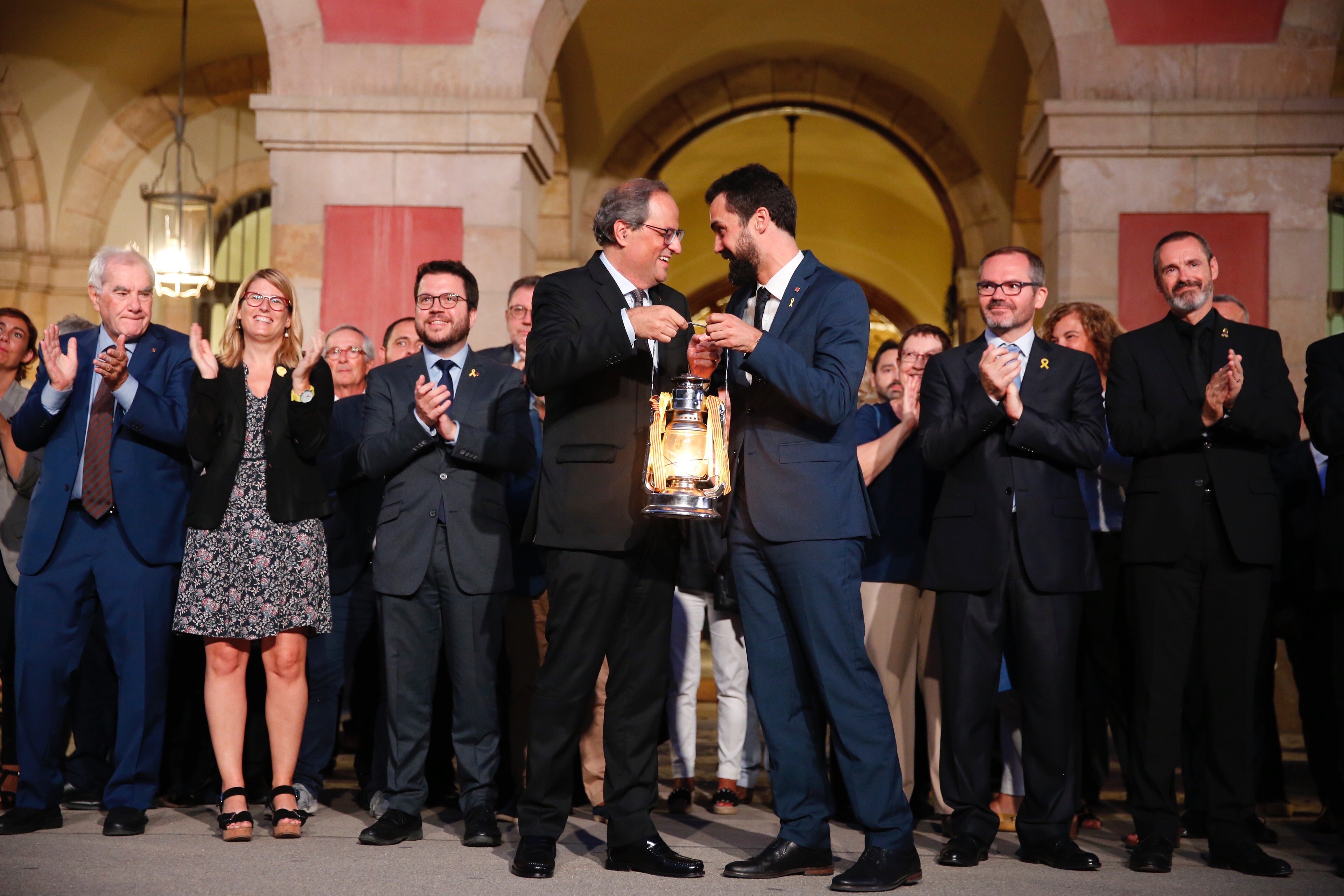 Estira-i-arronsa per restituir Torra al Parlament entre ERC i JxCat