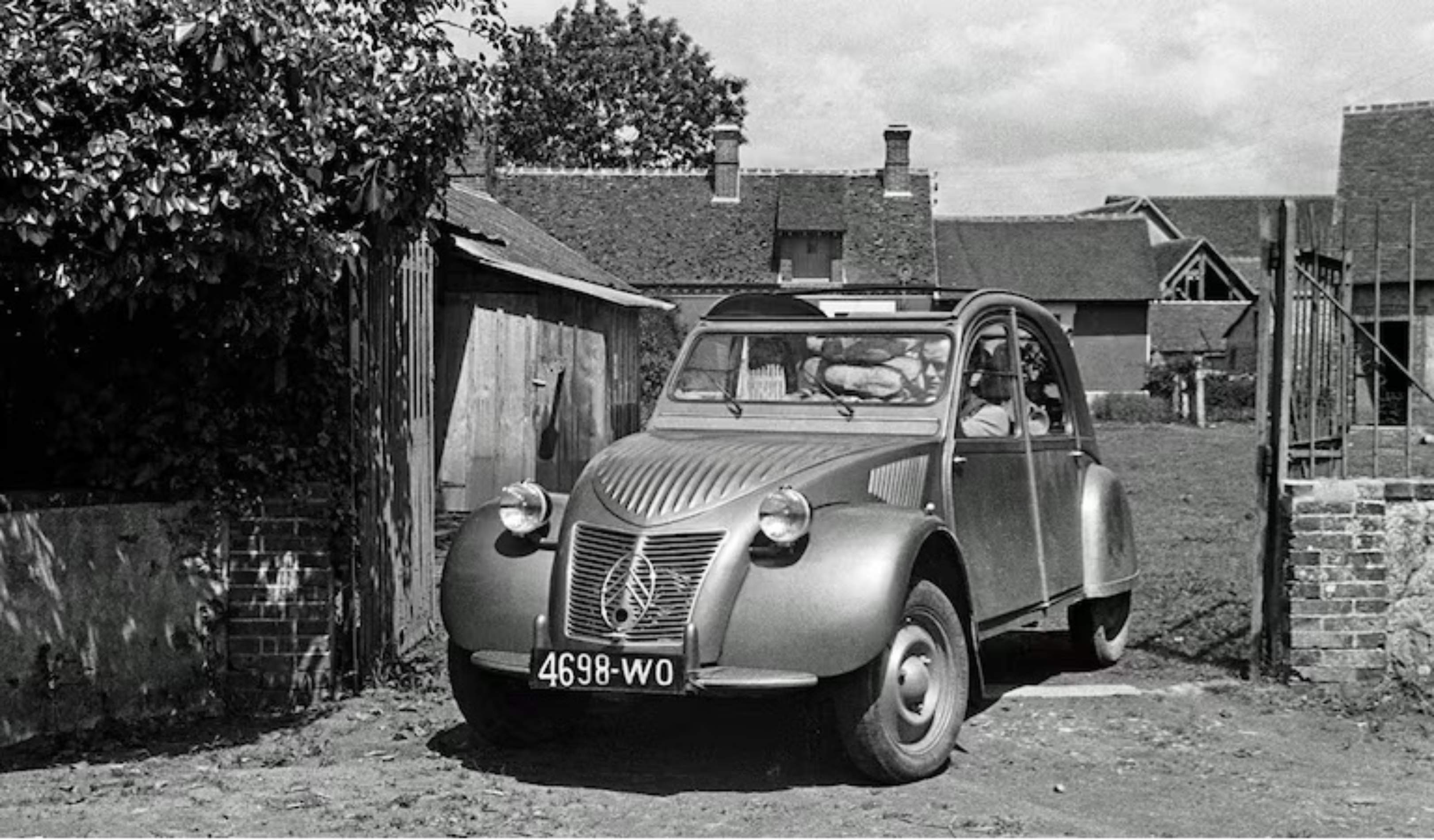 Es fabrica el darrer 2 CV, mític model de Citroën