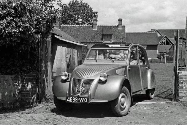 Es fabrica el darrer 2cv, mític model de Citroën. Font Web oficial Citroen (1)