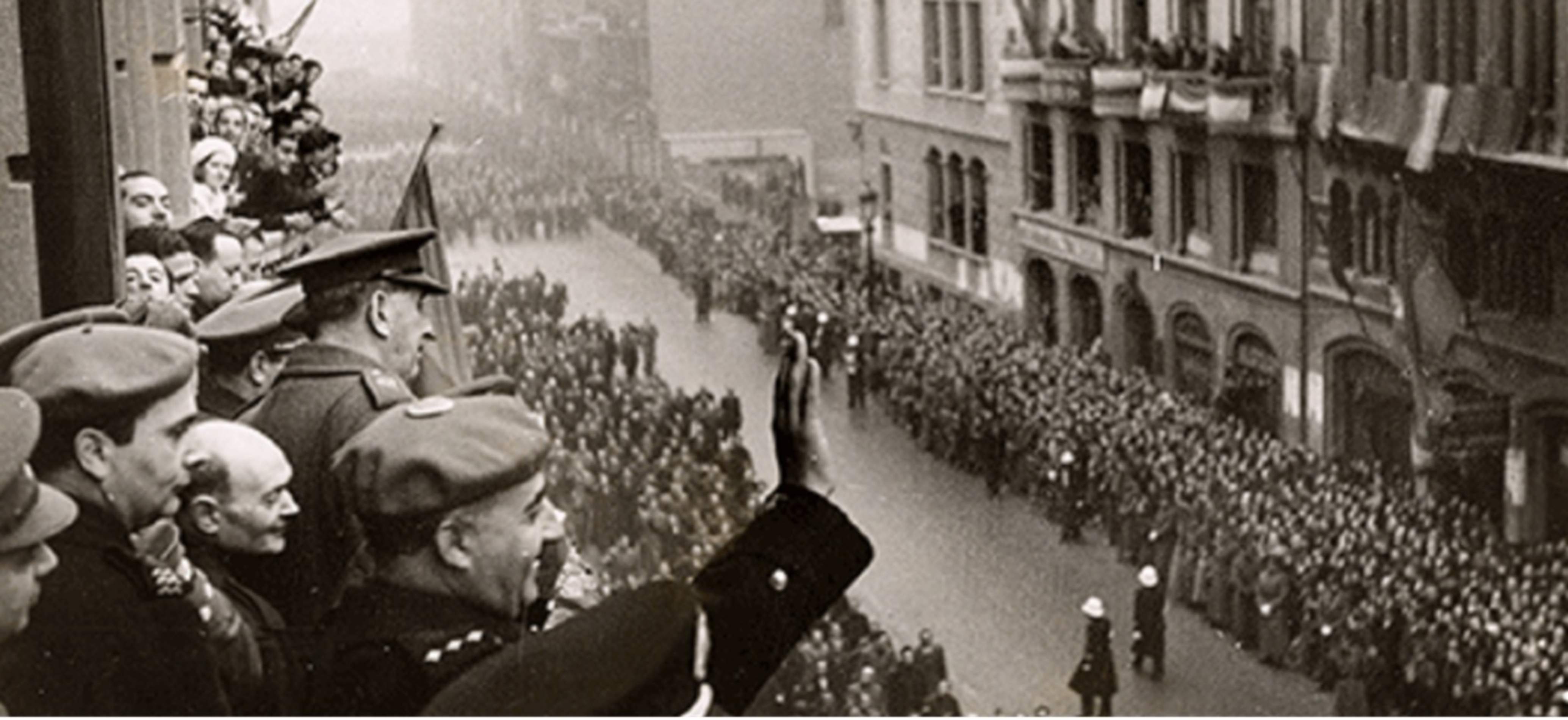 Franco a Barcelona, a l'edifici de la comissaria de Via Laietana (1942). Font Ajuntament de Barcelona