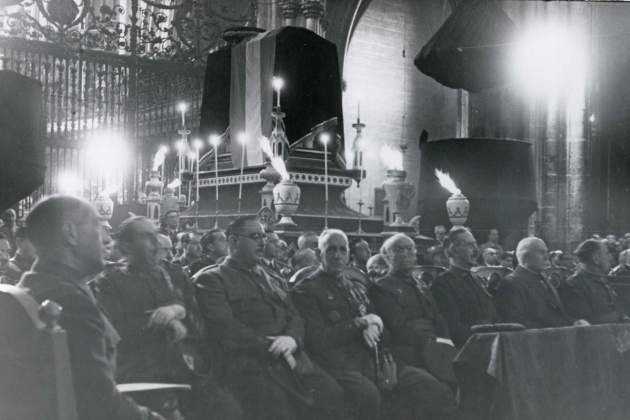 Funeral de Sanjurjo en la catedral de Pamplona (1939) / Fuente: Portal Digital de Cultura. Gobierno de Navarra Funeral de Sanjurjo en la catedral de Pamplona (1939) / Fuente: Portal Digital de Cultura. Gobierno de Navarra