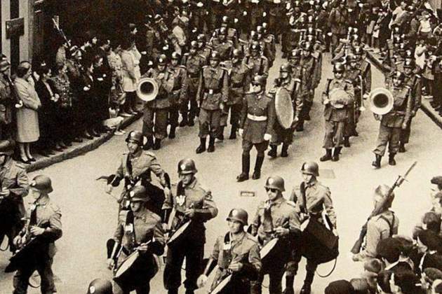 Cortejo fúnebre de Mole. Pamplona, 1937 / Fuente: EFE Cortejo fúnebre de Mole. Pamplona, 1937 / Fuente: EFE