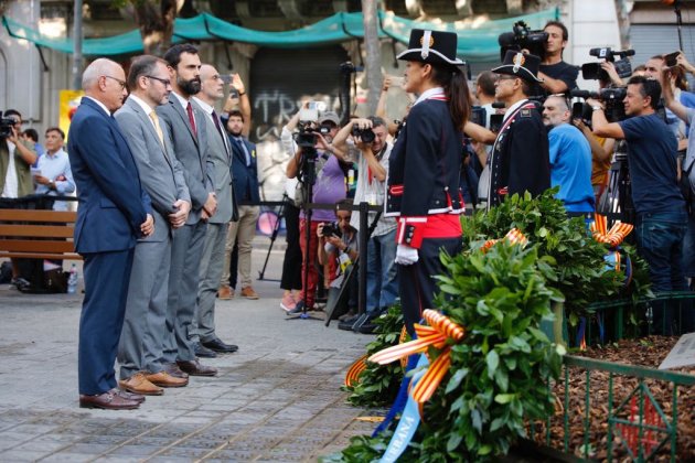 EL NACIONAL -Rebrota Parlamento ofrenda floral Rafael Casanova - Sergi Alcazar