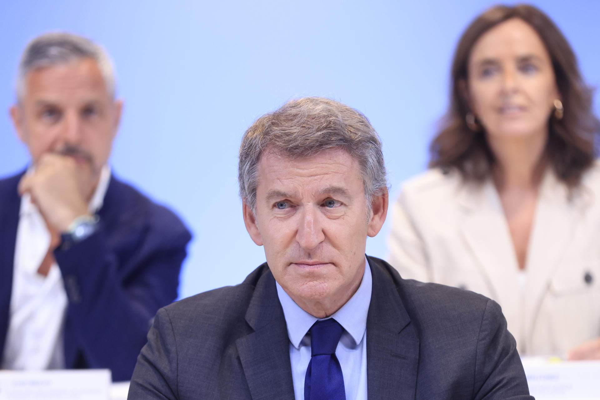 Feijóo envia un missatge a l’independentisme: “No és necessari canviar de passaport, sinó de govern”