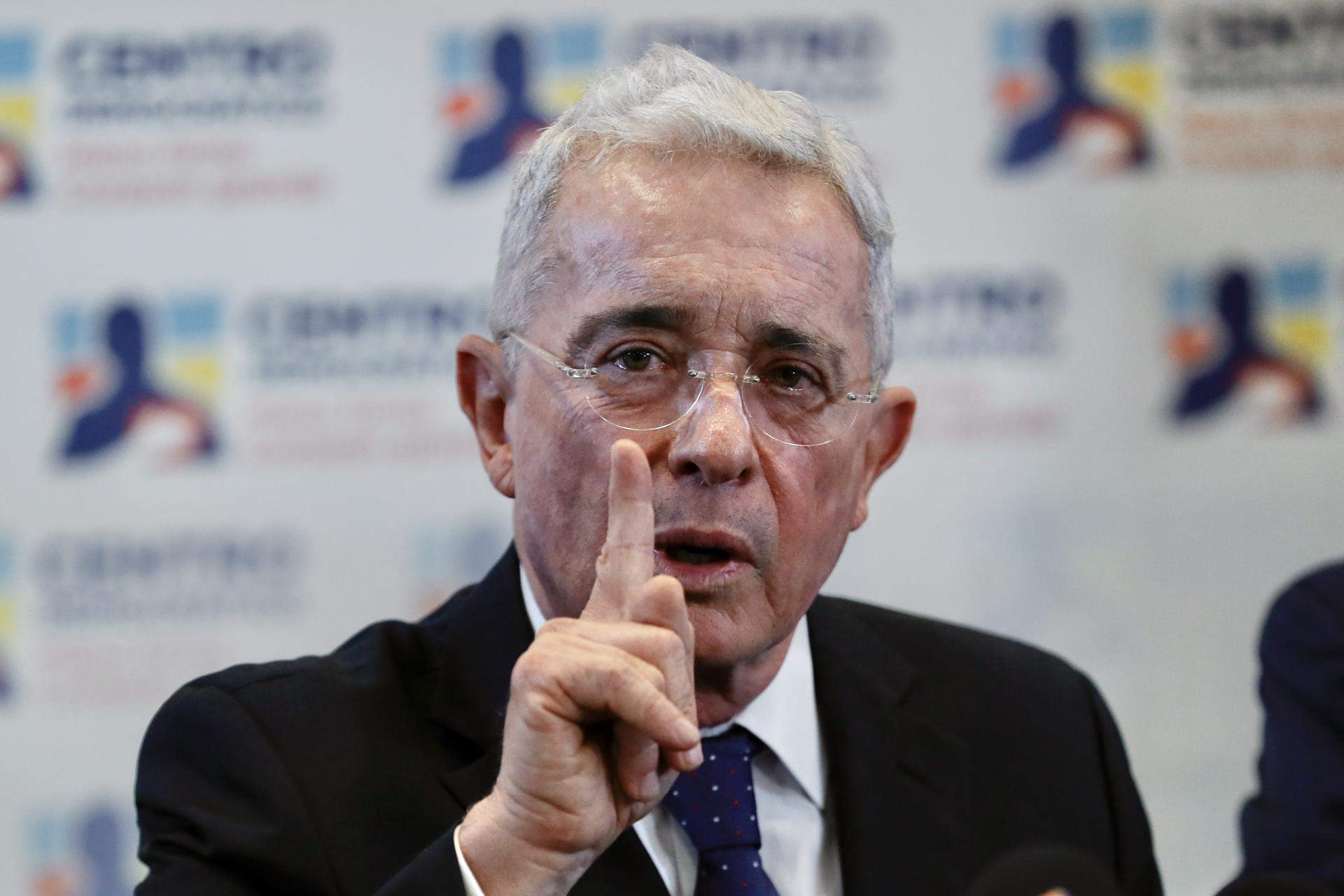 Álvaro Uribe, primer expresident de Colòmbia, condemnat a presó