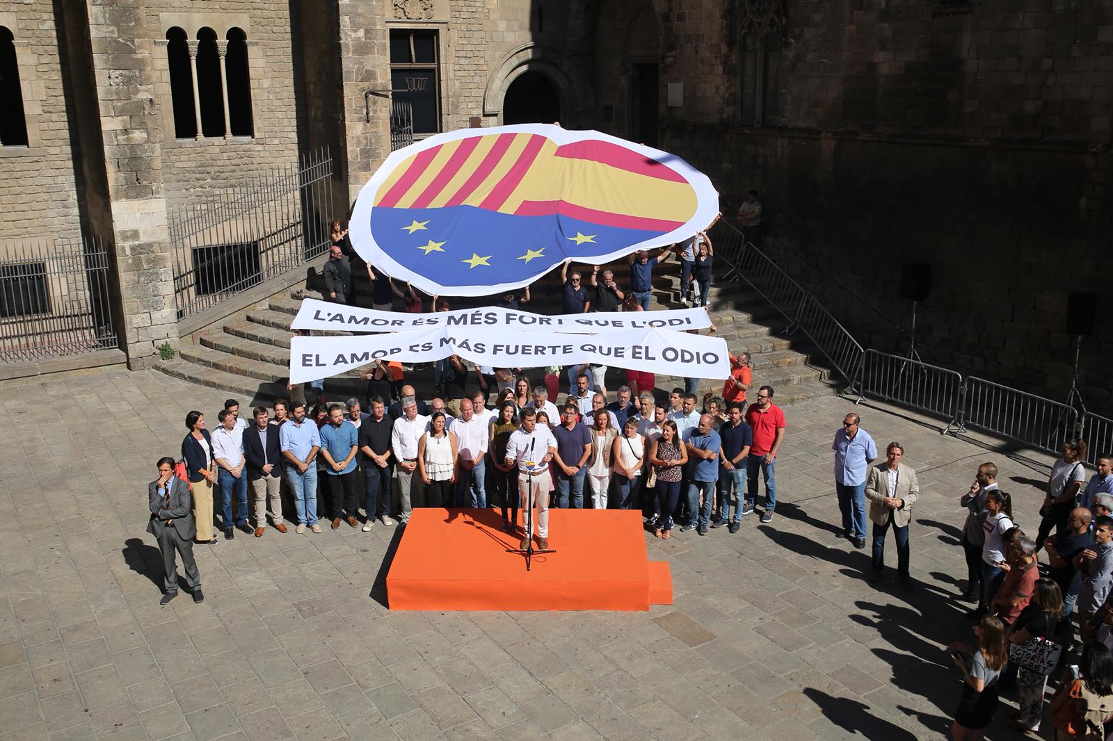 Vídeo: Cs pincha en su acto de la "fiesta autonómica"