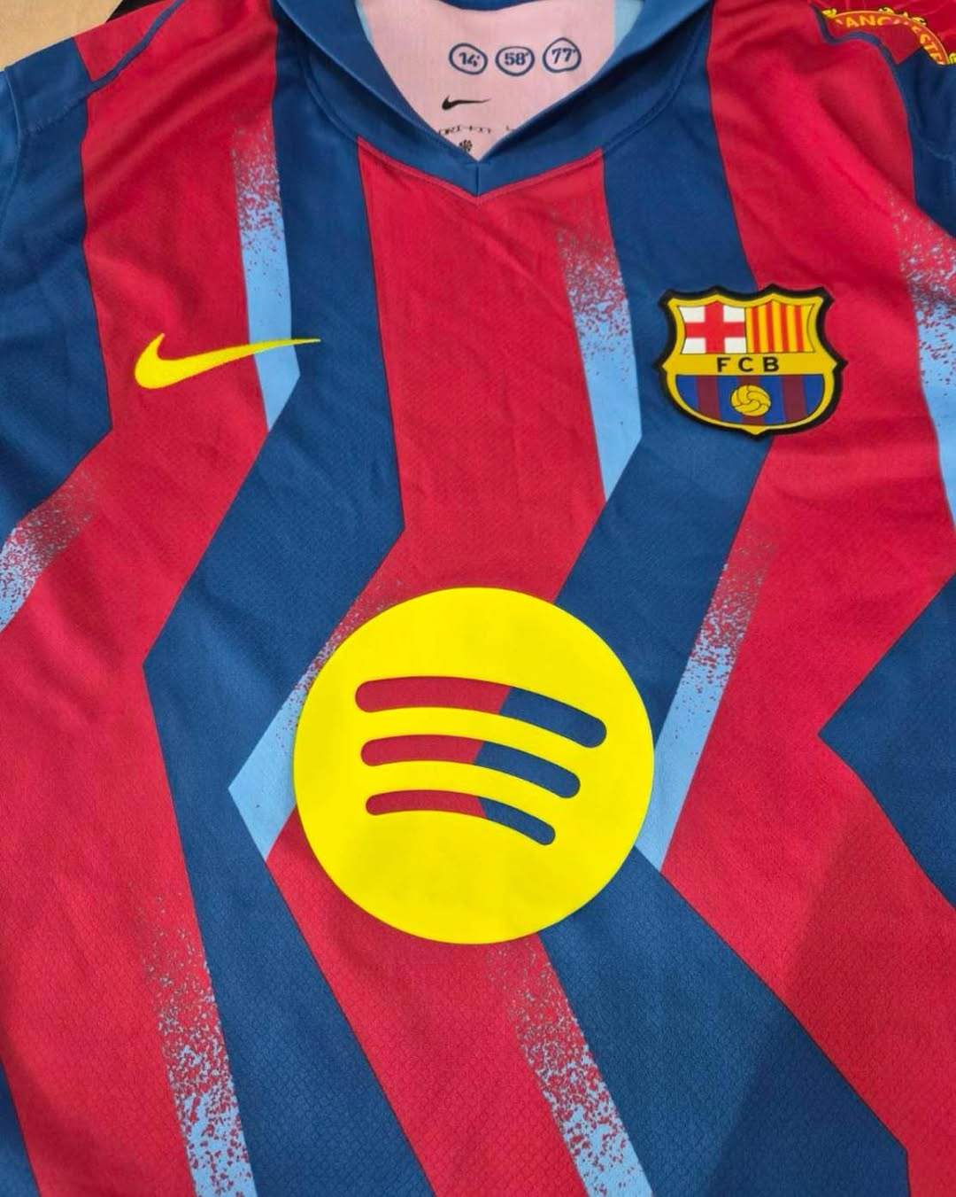 Surt a la llum la samarreta exclusiva que el Barça lluirà contra el Madrid: homenatge al 0-3 amb Ronaldinho