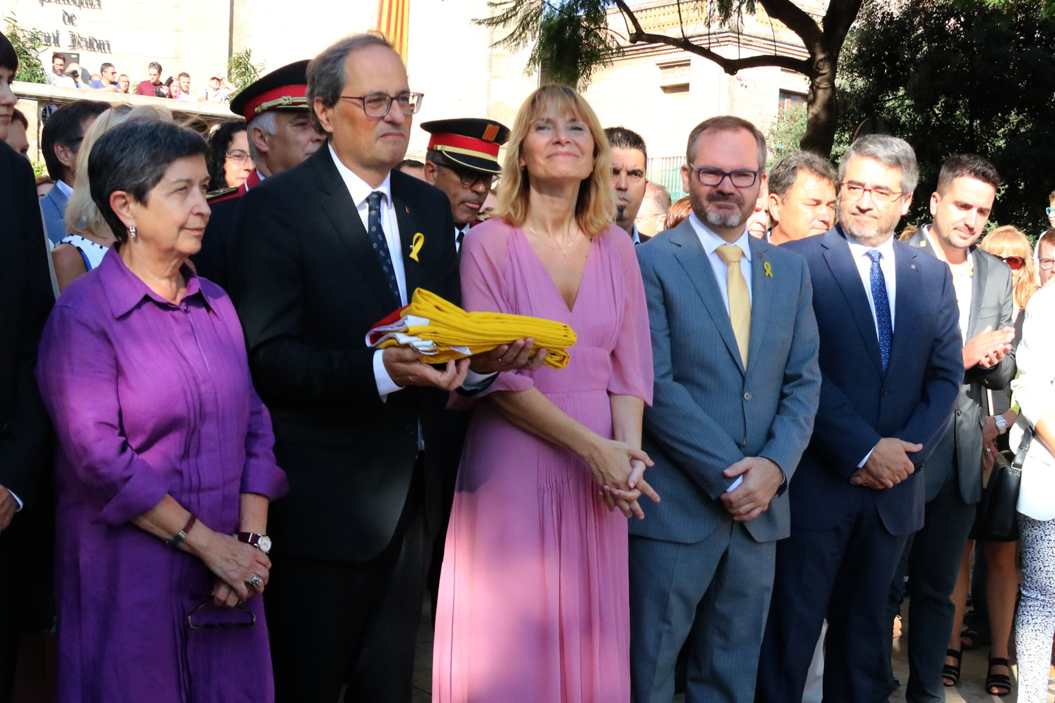 Torra y Cunillera encabezan la ofrenda floral de la Diada en Sant Boi