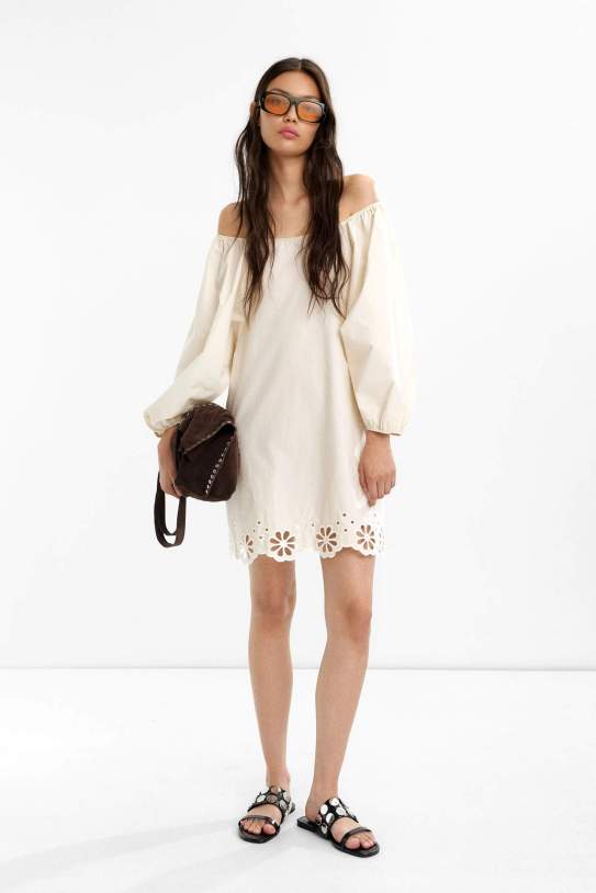 Vestido corto con bordados 100 % algodón Vestido corto con bordados 100 % algodón