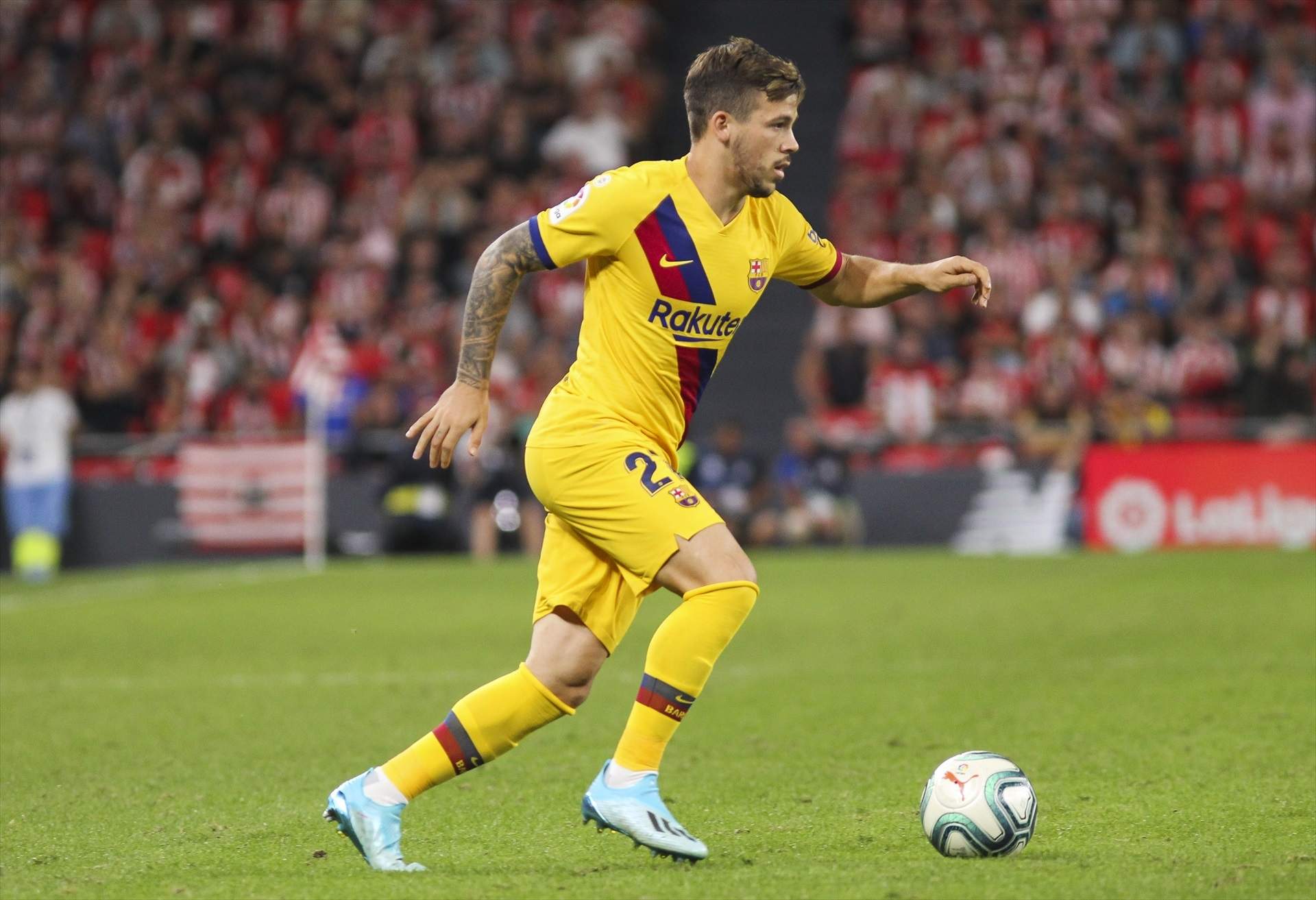 Carles Pérez, exjugador del Barça, ferit després de ser mossegat per un gos a l'abductor