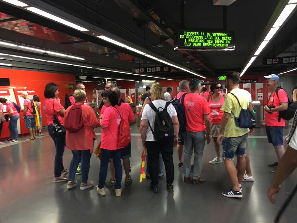 TMB recomienda evitar la estación de Urquinaona por la manifestación de la Diada