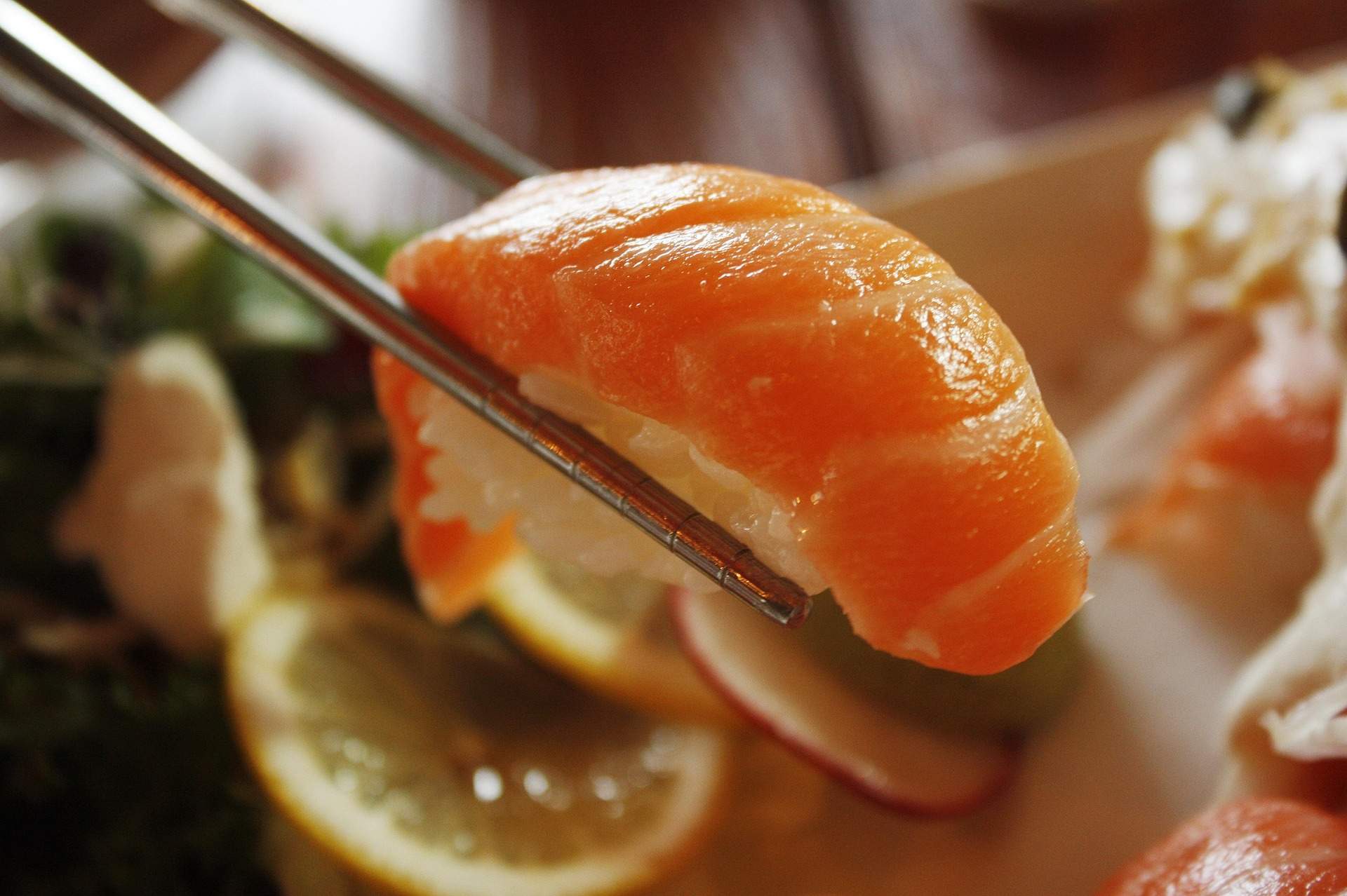 No és del Japó: aquest és el veritable origen del sushi de salmó