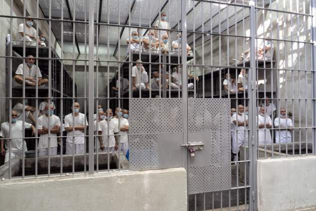 Miembros de bandas|lados dentro de su celda en un centro de máxima seguridad / Europa Press