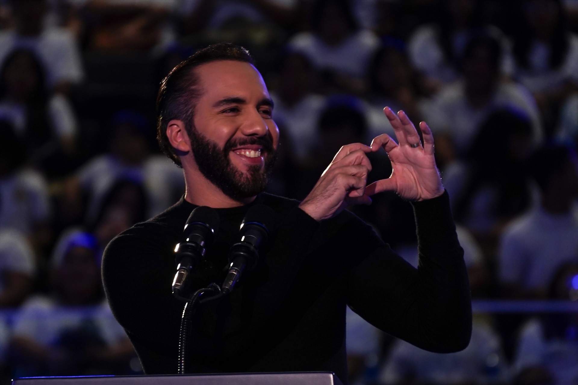 El Salvador abre la puerta a la reelección indefinida de Bukele como presidente