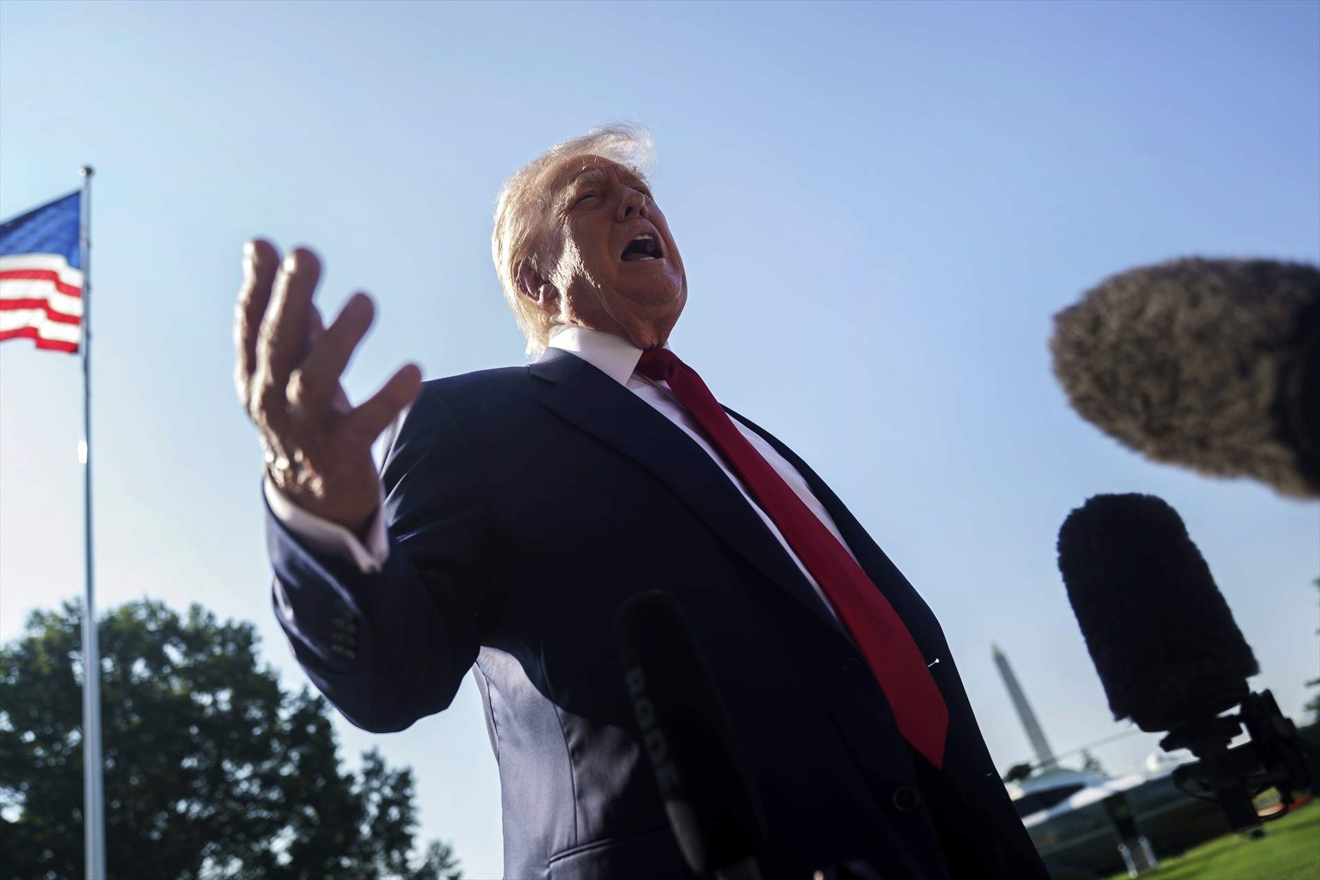 Trump moviliza dos submarinos nucleares en respuesta a las amenazas del expresidente ruso Medvédev
