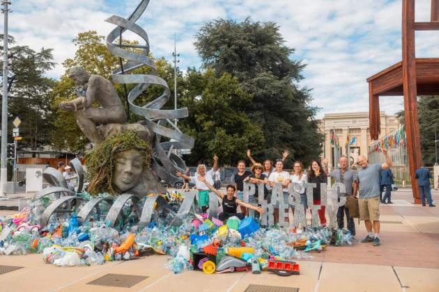 Estatua plastic ONU / Efe