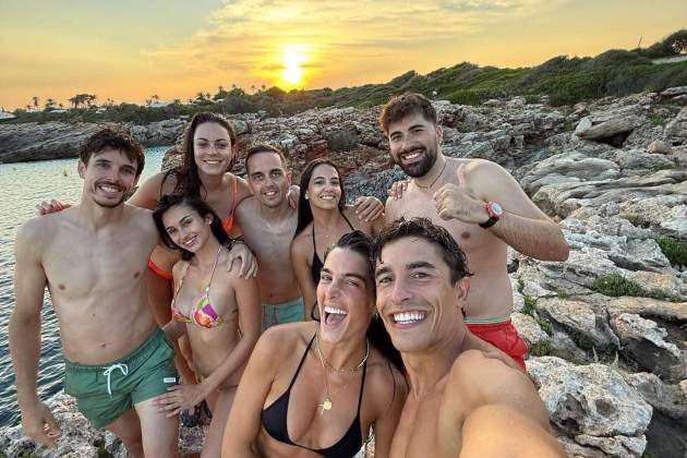 Marc Márquez i Gemma Pinto a Menorca amb amics / Instagram Marc Márquez i Gemma Pinto a Menorca amb amics / Instagram