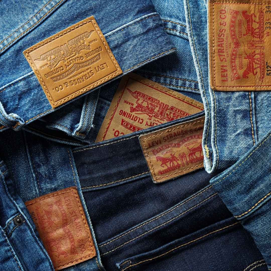 Texans Levi’s amb efecte tipàs i sense apretar: el model 724 que totes volen aquest estiu