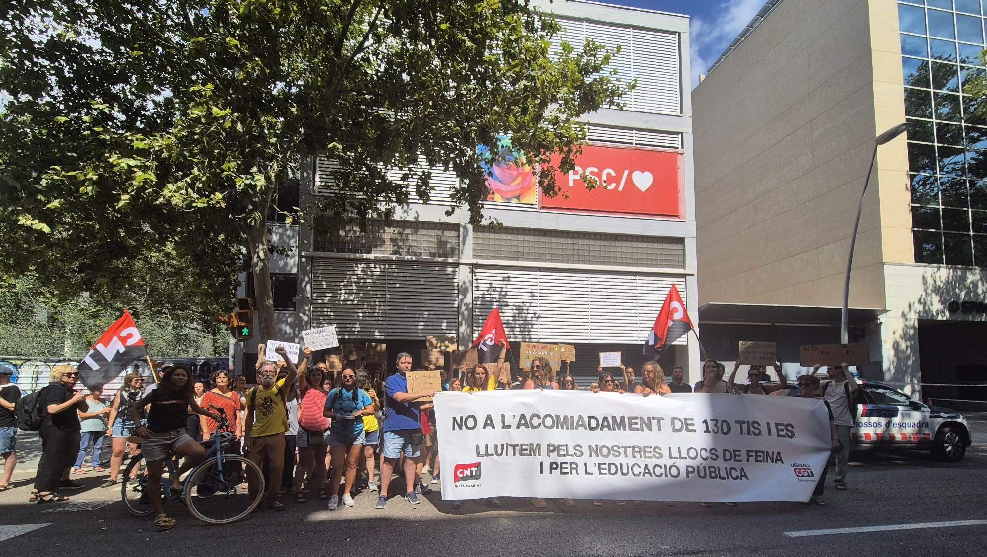 Denuncien que la Generalitat ha retallat 128 places d'educadors i tècnics socials: "Trenca l'escola inclusiva"