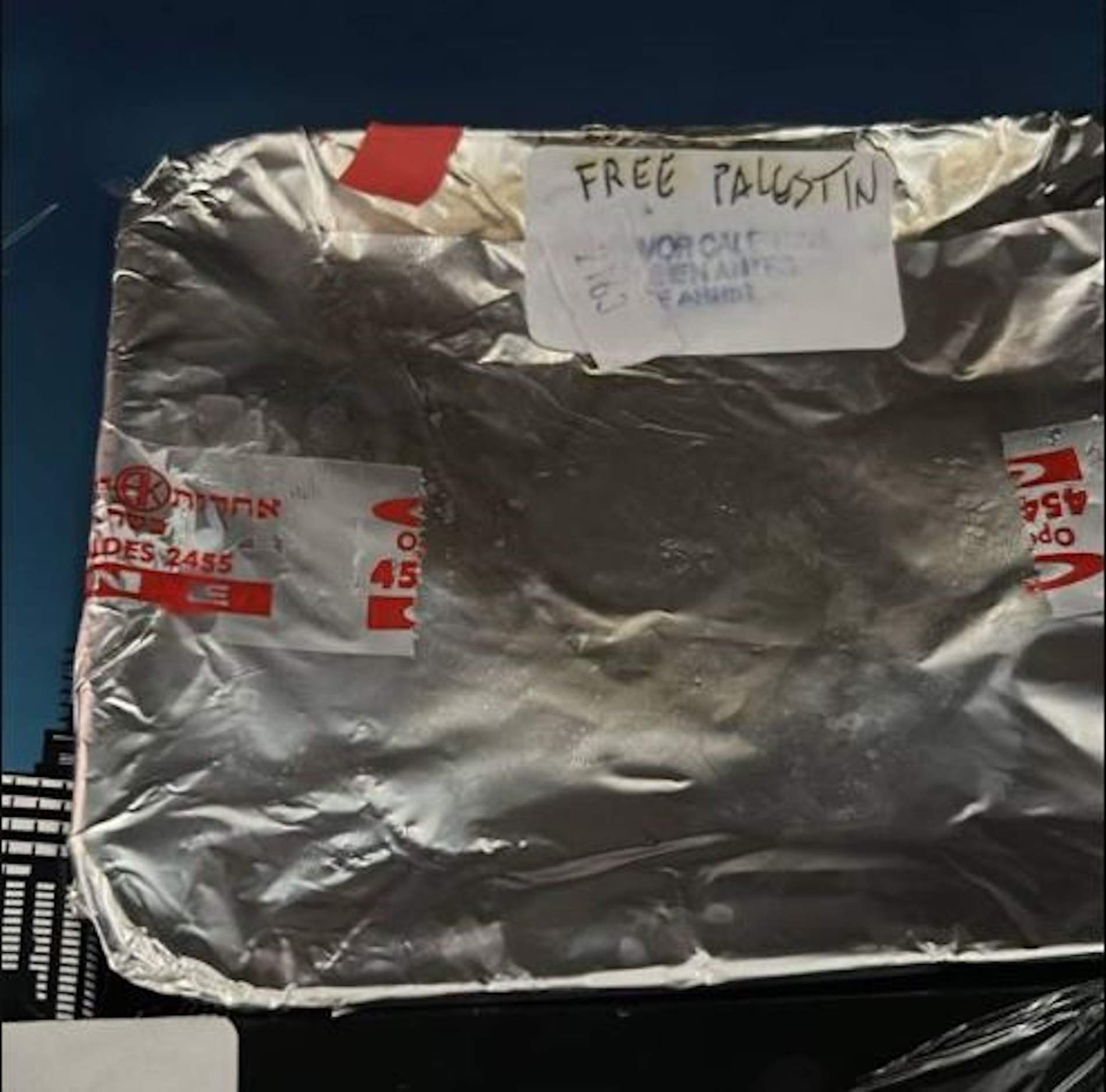 Pasajeros judíos de un vuelo de Iberia encuentran el mensaje "Free Palestine" al recibir el menú kosher