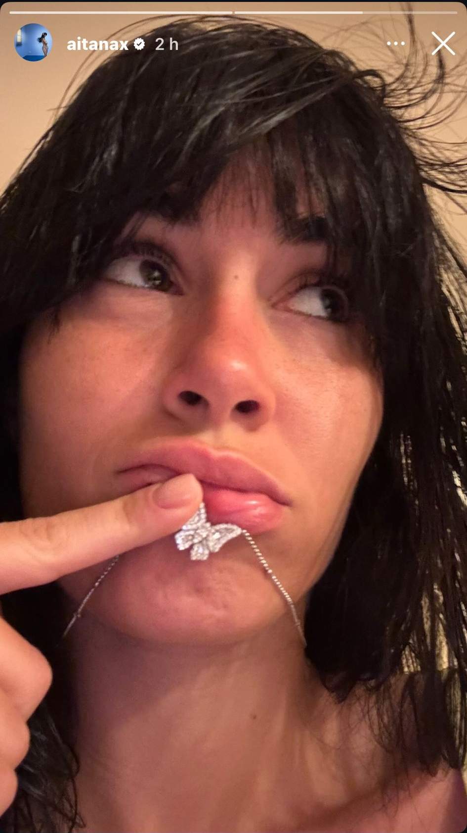El selfie d'Aitana amb una papallona Instagram El selfie d'Aitana amb una papallona Instagram