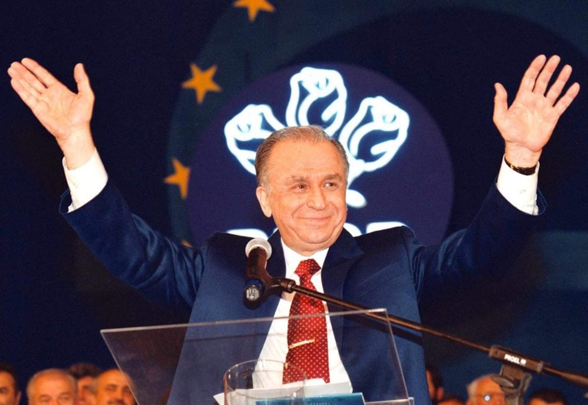 Muere Ion Iliescu, el sucesor del dictador rumano Nicolae Ceaucescu