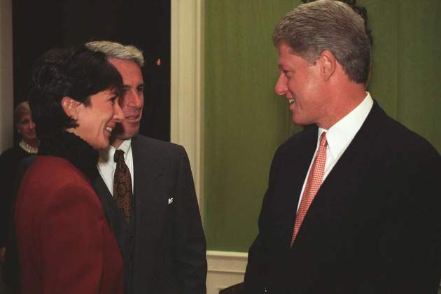 Epstein i Maxwell fotografiats mentre parlaven amb Clinton / Wikimedia Commons
